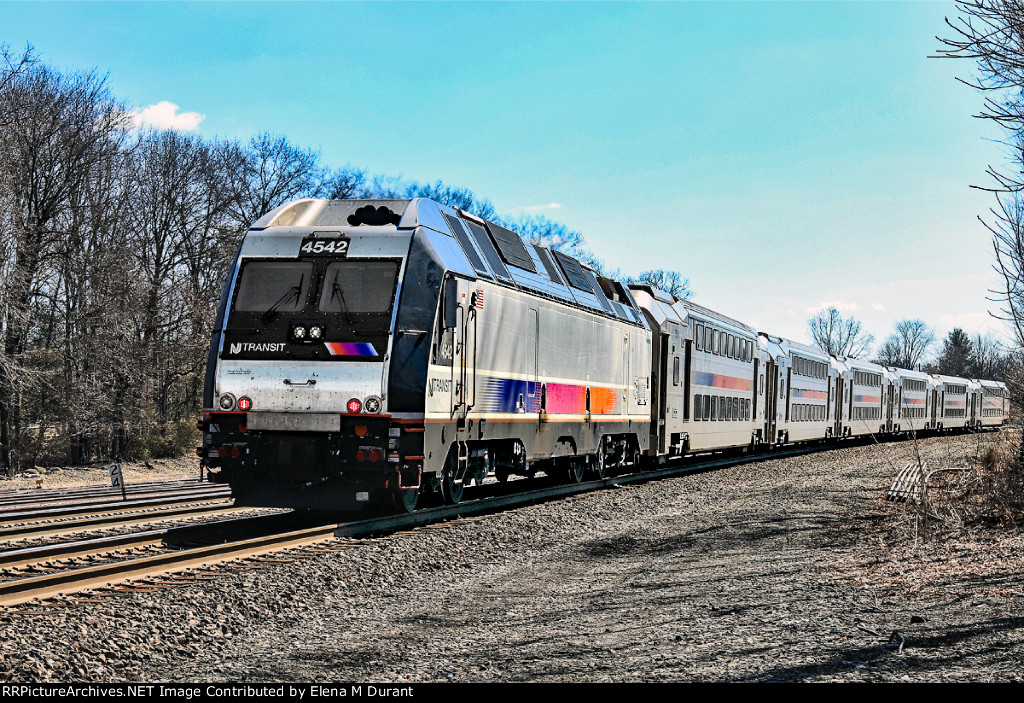 NJT 4542 on train 1116